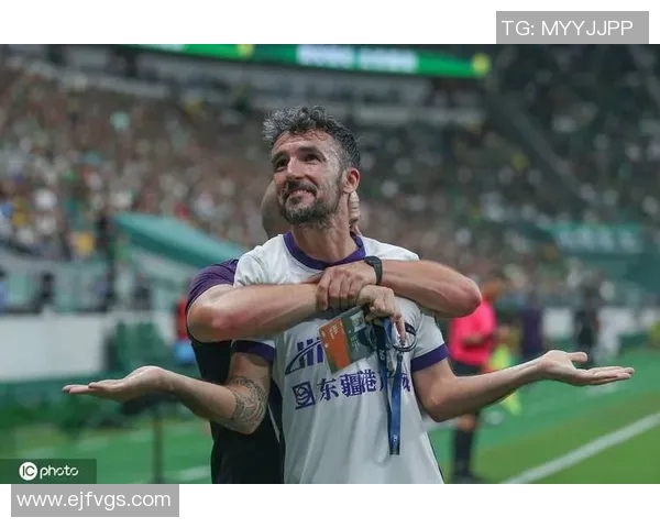 中超联赛精彩瞬间瓦科梅开二度助球队夺胜展现出色状态